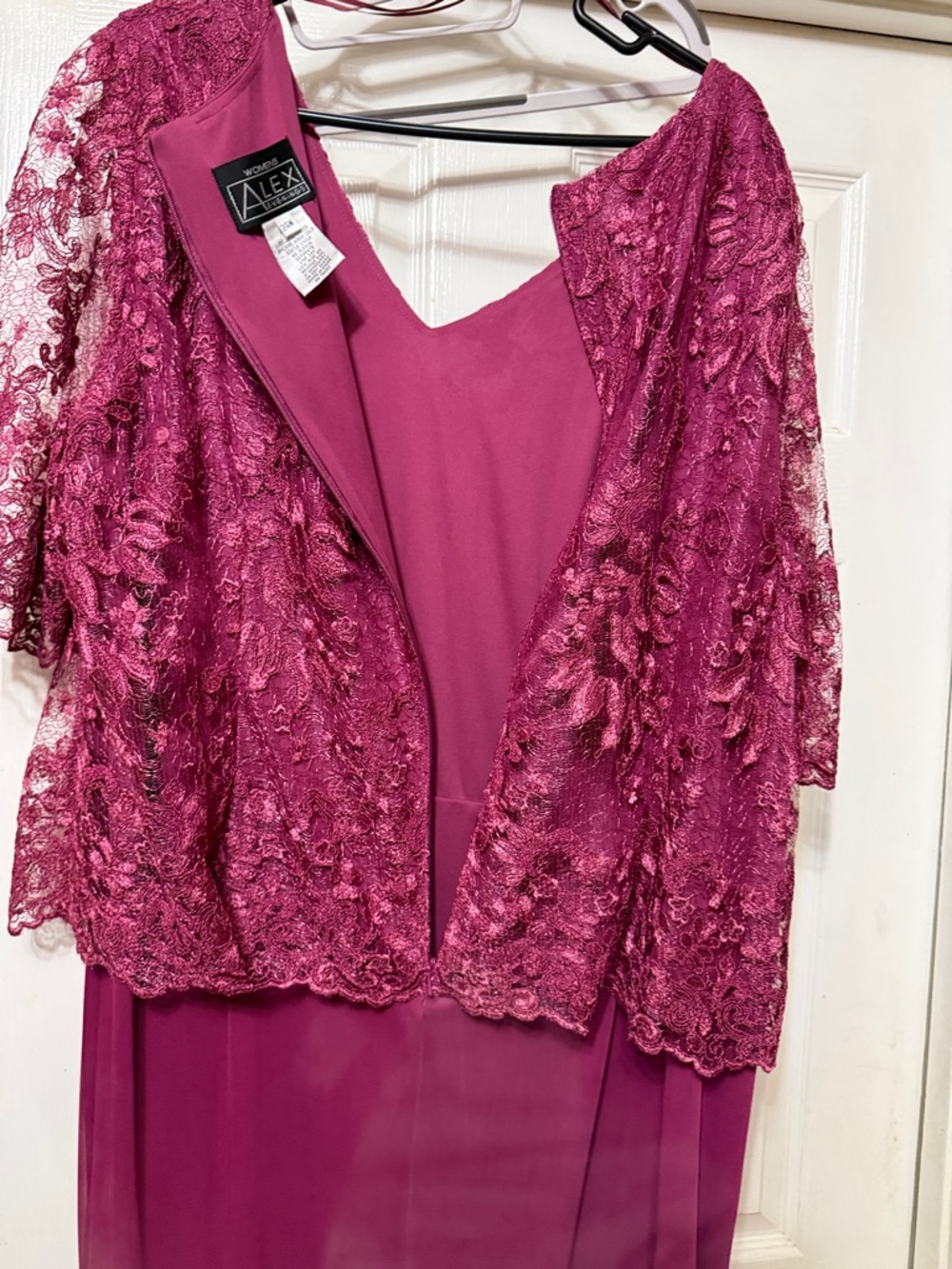 Elegant Lace Overlay Chiffon Dress in Deep Berry - Picture 10 of 11